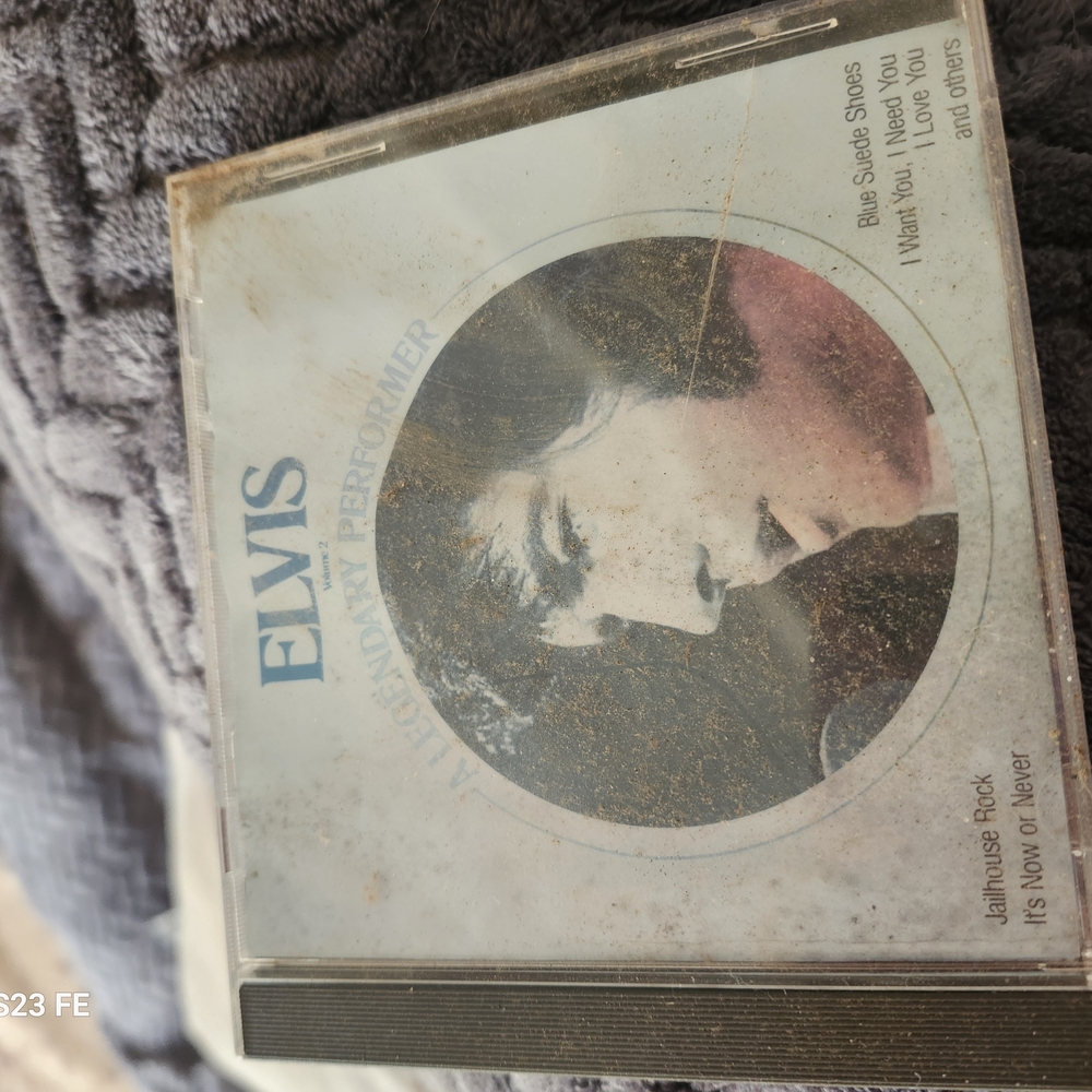 Elvis Presley CD - A Legendary Performer